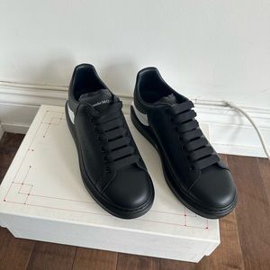 NWT Alexander McQueen Men’s Sneakers | Size US 7.5 / EU 40